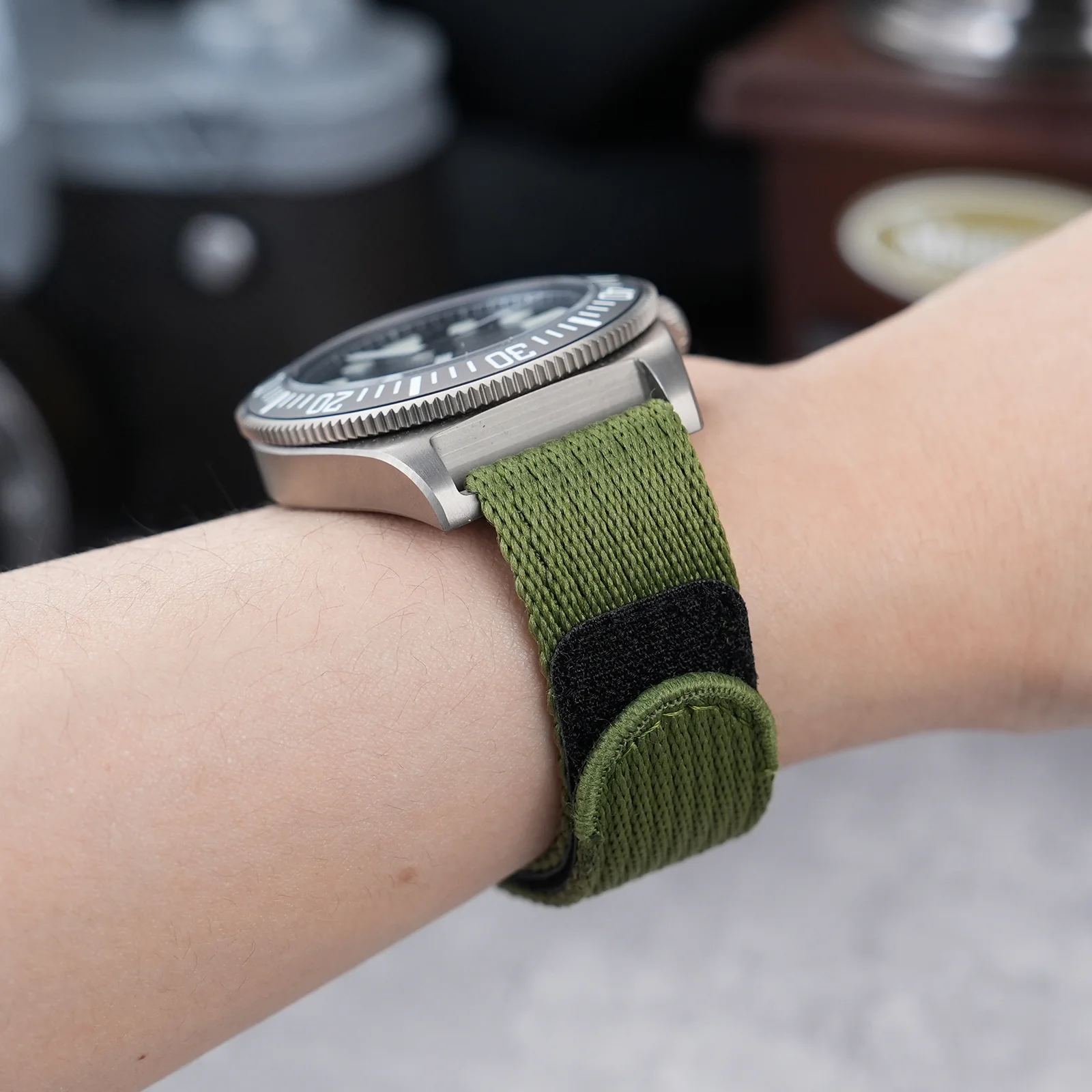 Watchdives Magic Tape Nylon Watchband with Titanium Buckle - Image 15